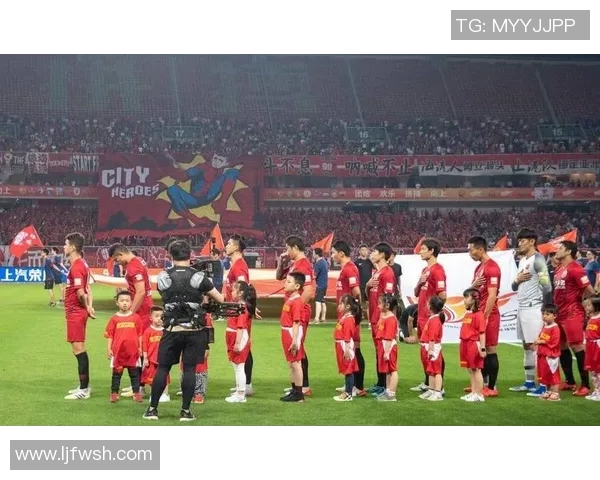 足球巨星喜迎新生命孩子出生引发全球球迷热烈祝福