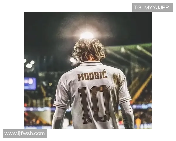 足球巨星人物头像精美展示 领略世界足坛传奇人物风采