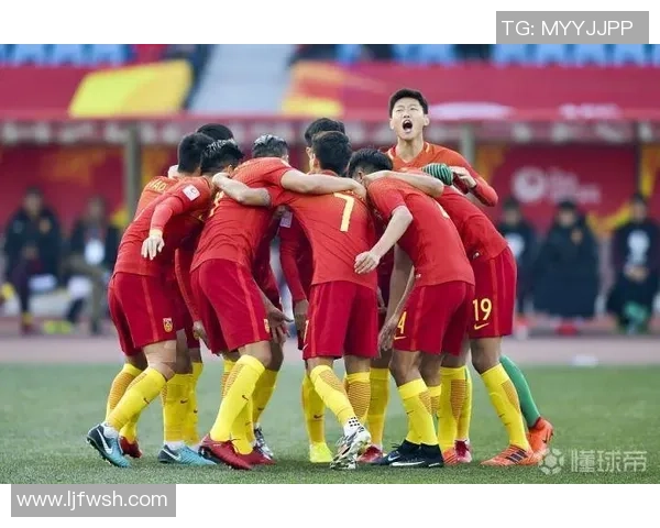 足球星哨背后的秘密解析揭示裁判如何影响比赛结果与球员表现